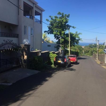 Lovely Two Bedrooms Apartment. Flic en Flac Exterior photo